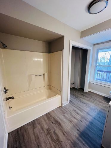 59 Oak St, Dover NH  03820-2828 exterior