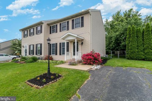 24 Steeple Ave, Red Lion, PA 17356-9019