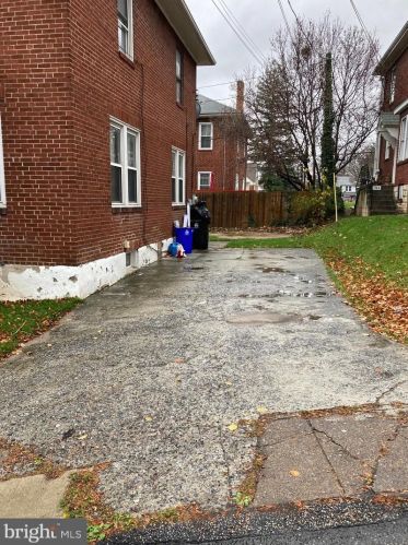 736 29th St, Harrisburg PA  17111-1606 exterior