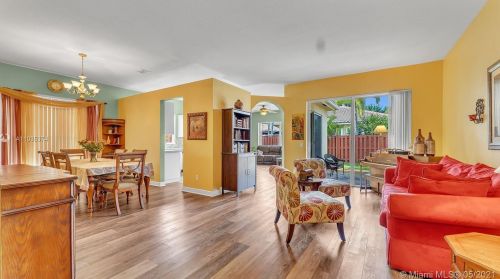 12843 51st St, Hollywood, FL 33027-5807