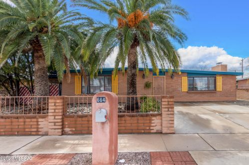 6640 42nd St, Tucson, AZ 85730-1621