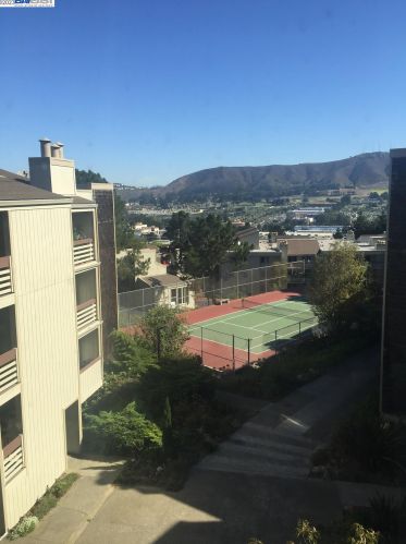 349 Philip Dr, Daly City CA 94015-2480 exterior