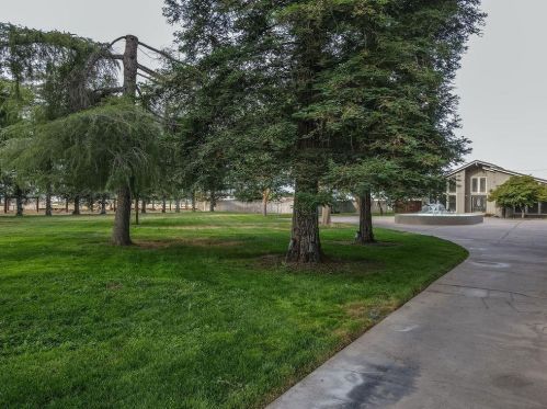 1812 Golf Rd, Turlock CA  95380-9746 exterior