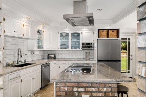 11389 Orange Park Blvd, Orange CA  92869-2118 exterior