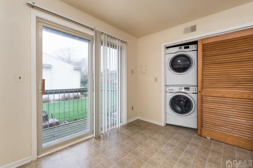 1301 Bradley Ct, Princeton NJ  08540-9547 exterior