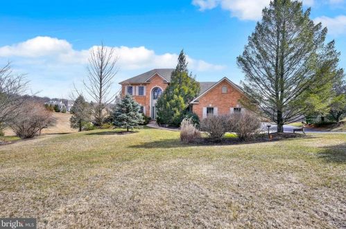 4123 Wyndemere Cir, Schnecksville, PA 18078-3526