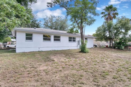 10 Celeste St, Apopka FL  32703-7502 exterior
