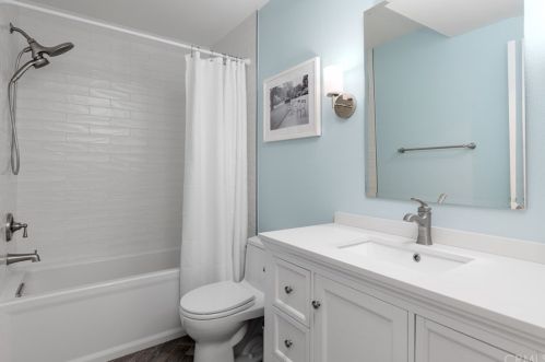 5 Lafayette Ct, Manhattan Beach CA  90266-7212 exterior