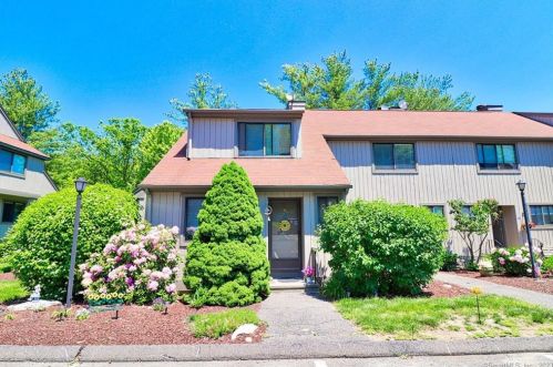 66 Cambridge Ct, Beacon Falls, CT 06403-4920