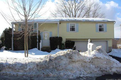 72 Meadowlark Dr, Waterbury, CT 06708-3924