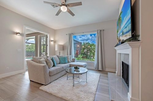 162 Palmetto Dunes Cir, Naples FL  34113-7554 exterior