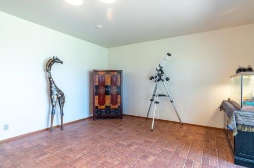 105 Daffodil Dr, Hollister CA  95023-3103 exterior