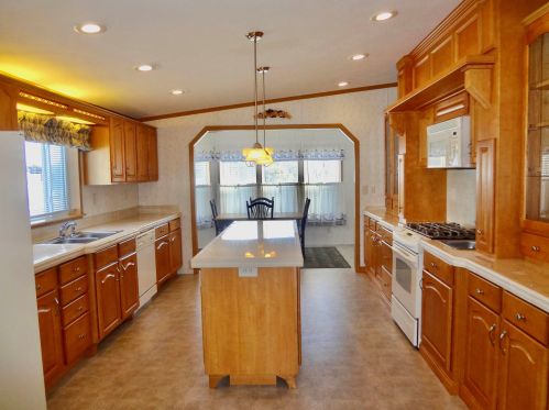 32 Spruce Dr, Belmont NH  03220-4458 exterior