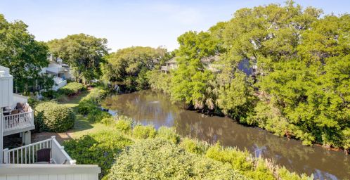 1 Back Ct, Isle Of Palms SC  29451-2827 exterior