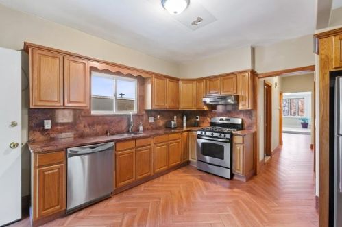 160 52 St, Bayonne NJ  07002-2111 exterior