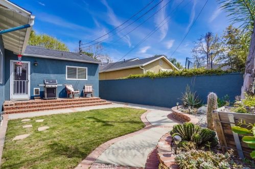 3753 Snowden Ave, Long Beach CA  90808-2226 exterior