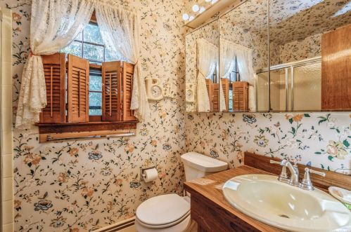 10 Woodfield Ave, Northport NY  11768-2439 exterior