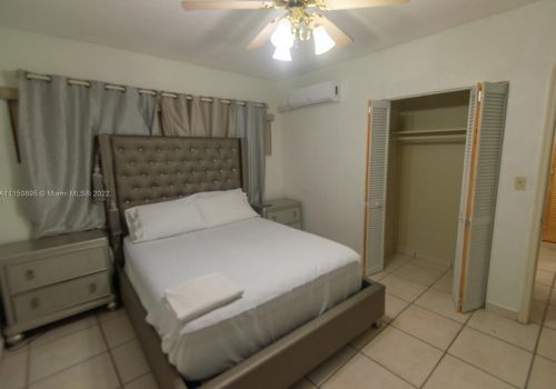 6265 111th Ter, Hialeah FL  33012-2354 exterior