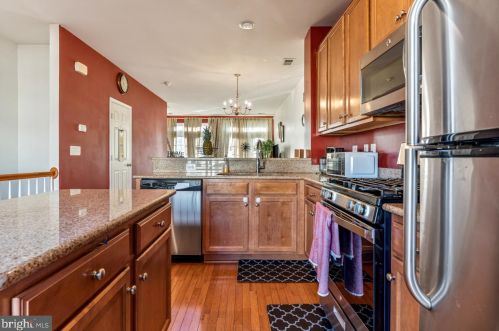 15614 John Diskin Cir, Woodbridge VA  22191-6538 exterior