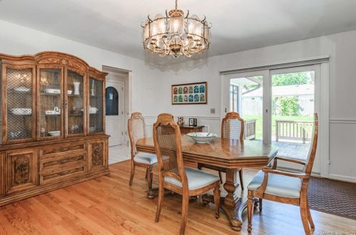 155 Greenbriar Rd, Meriden CT 06450-6810 exterior