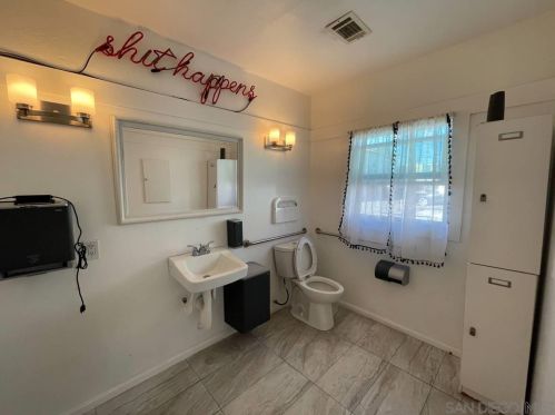 2528 University Ave, San Diego CA  92104-2808 exterior