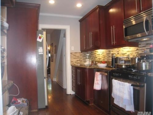 24-14 36th St, Long Island City, NY 11103-2044