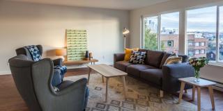 524 5th Ave, Seattle WA  98109-4636 exterior