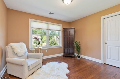 16 Hidden Meadow Dr, Scotch Plains NJ  07076-1158 exterior