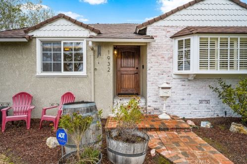 1932 Montair Ave, Long Beach CA  90815-3011 exterior