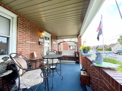 2698 Lenz Ave, Ambridge, PA 15003-1446