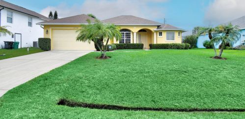 1774 Commargo St, Fort Pierce, FL 34987-2214