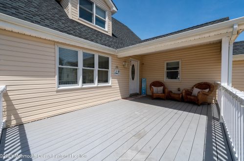 51 Paul Jones Dr, Bricktown, NJ 08723-7521