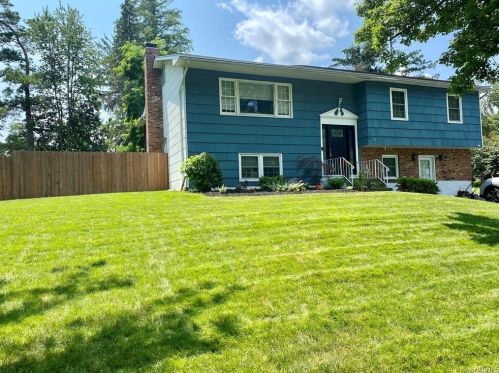5 Hillwood Ct, Thiells, NY 10984-1414