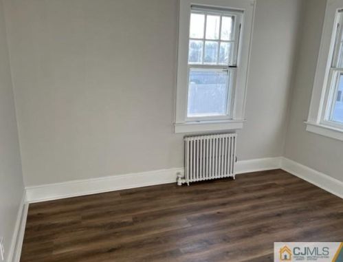9 Harrison Ave, East Brunswick NJ  08816-4755 exterior