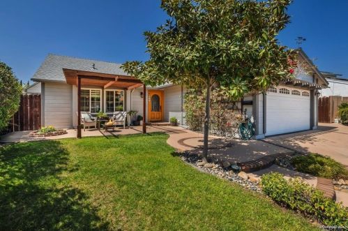 6776 Laurelridge Ct, San Diego, CA 92120-1722