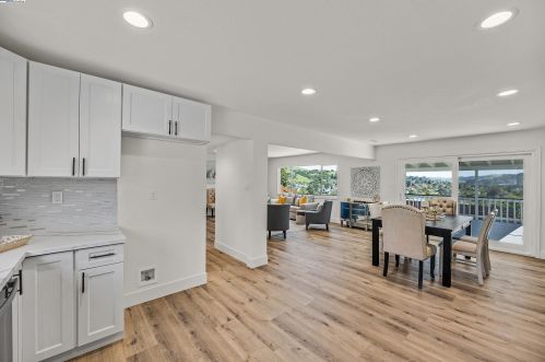 2050 Costa Ct, Pinole CA  94564-1832 exterior