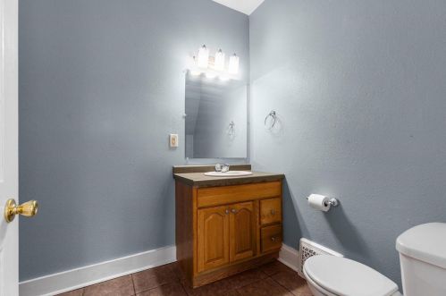 1739 Elmwood Ave, Oshkosh WI  54901-2739 exterior