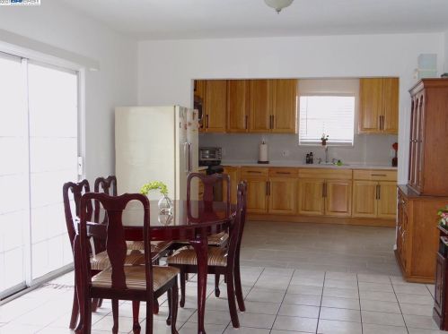 1434 Havenscourt Blvd, Oakland CA  94621-3628 exterior