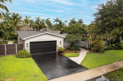 8841 103rd Ave, Miami, FL 33176-1606