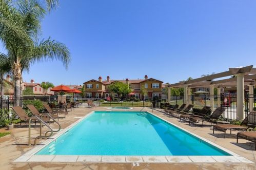 1510 Orange Ave, Redlands CA  92373-1490 exterior