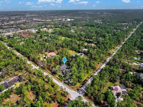 526 Weber Blvd, Naples, FL 34117-4162