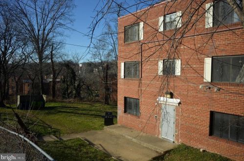 302 Atlantic St, Washington, DC 20032-3008