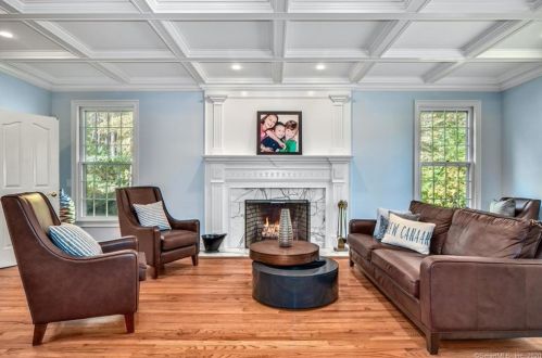 323 Smith Ridge Rd, New Canaan CT  06840-3625 exterior