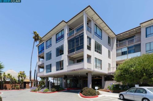 4 Anchor Dr, Oakland CA  94608-1511 exterior