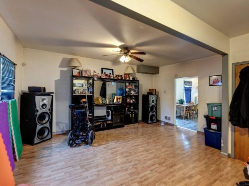 2850 24th St, Milwaukee, WI 53206-1109