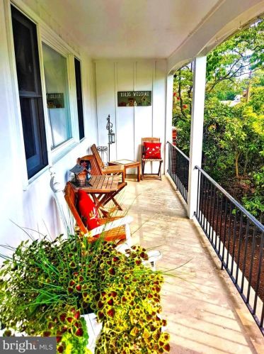 623 Crescent Ave, Lansdale PA 19446-3203 exterior