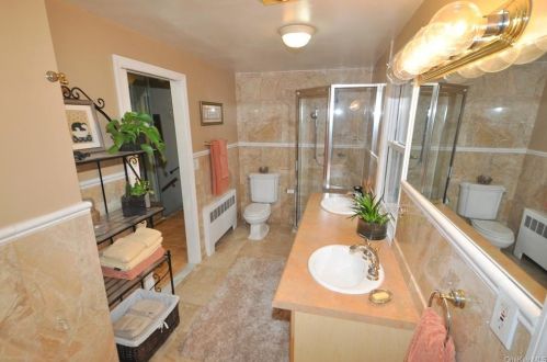 1 Maplewood Rd, Hartsdale NY  10530-1627 exterior