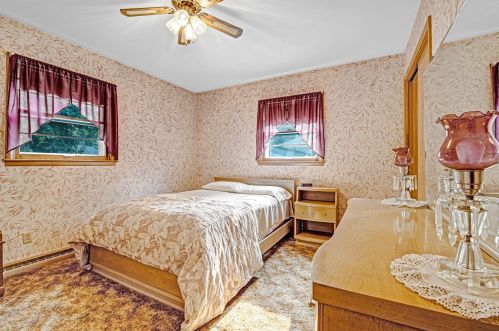 917 Jefferson St, West Bend WI  53090-1419 exterior