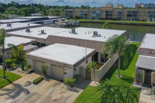 192 Boca Ciega Pt Blvd, Saint Petersburg FL  33708-2738 exterior