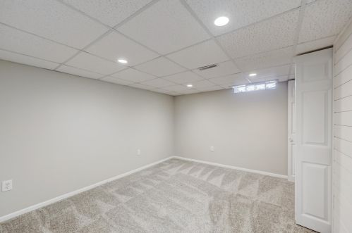 10043 Greenview Dr, Thiensville WI  53092-5749 exterior